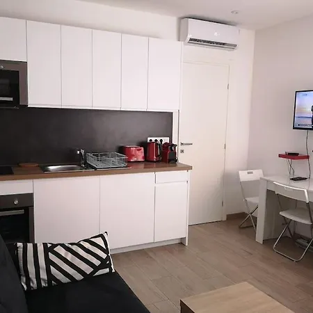 Cosy 2p A 5 Minutes A Pied De La Et Du Centre *