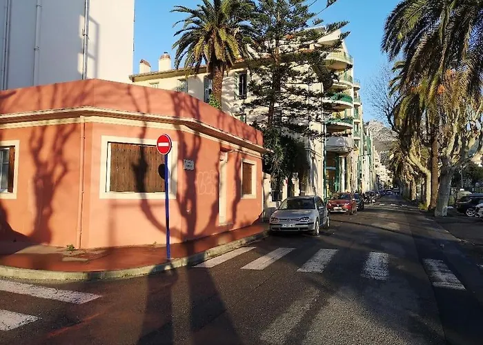 Cosy 2p A 5 Minutes A Pied De La Et Du Centre Menton