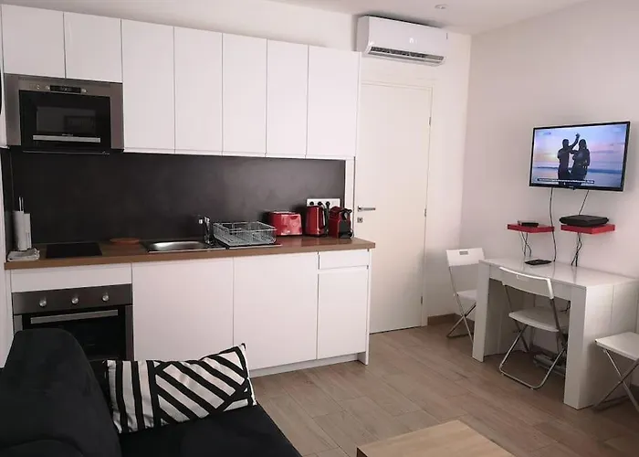 Cosy 2p A 5 Minutes A Pied De La Et Du Centre *